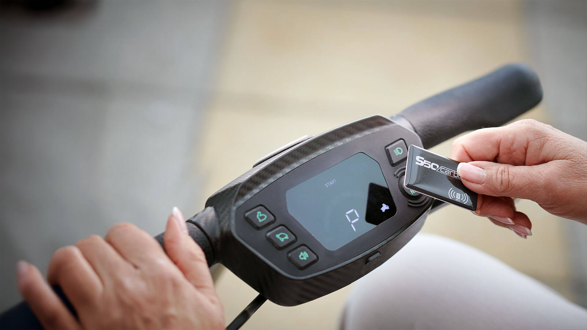 Korzystanie z S50 Carbon jest naprawdę proste.