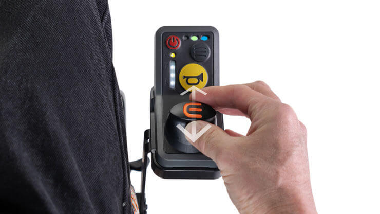 Dwukierunkowy przełącznik z sterowaniem obręczą napędową